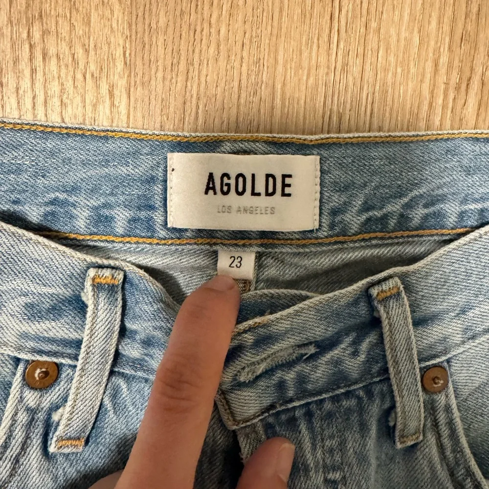 Agolde Riley Crop Jeans - Picture 2 of 13